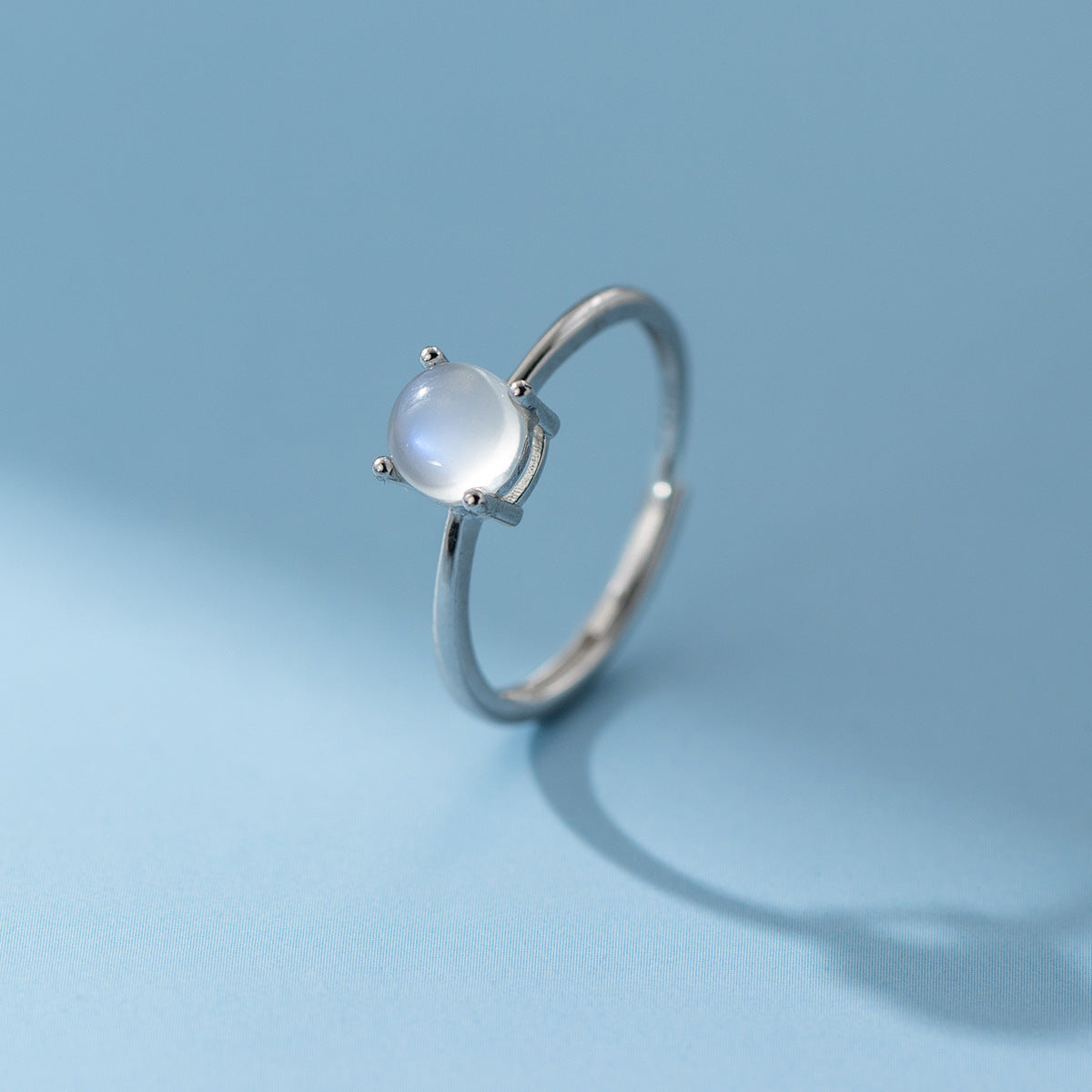 Mondruhe – offener Ring mit Mondstein