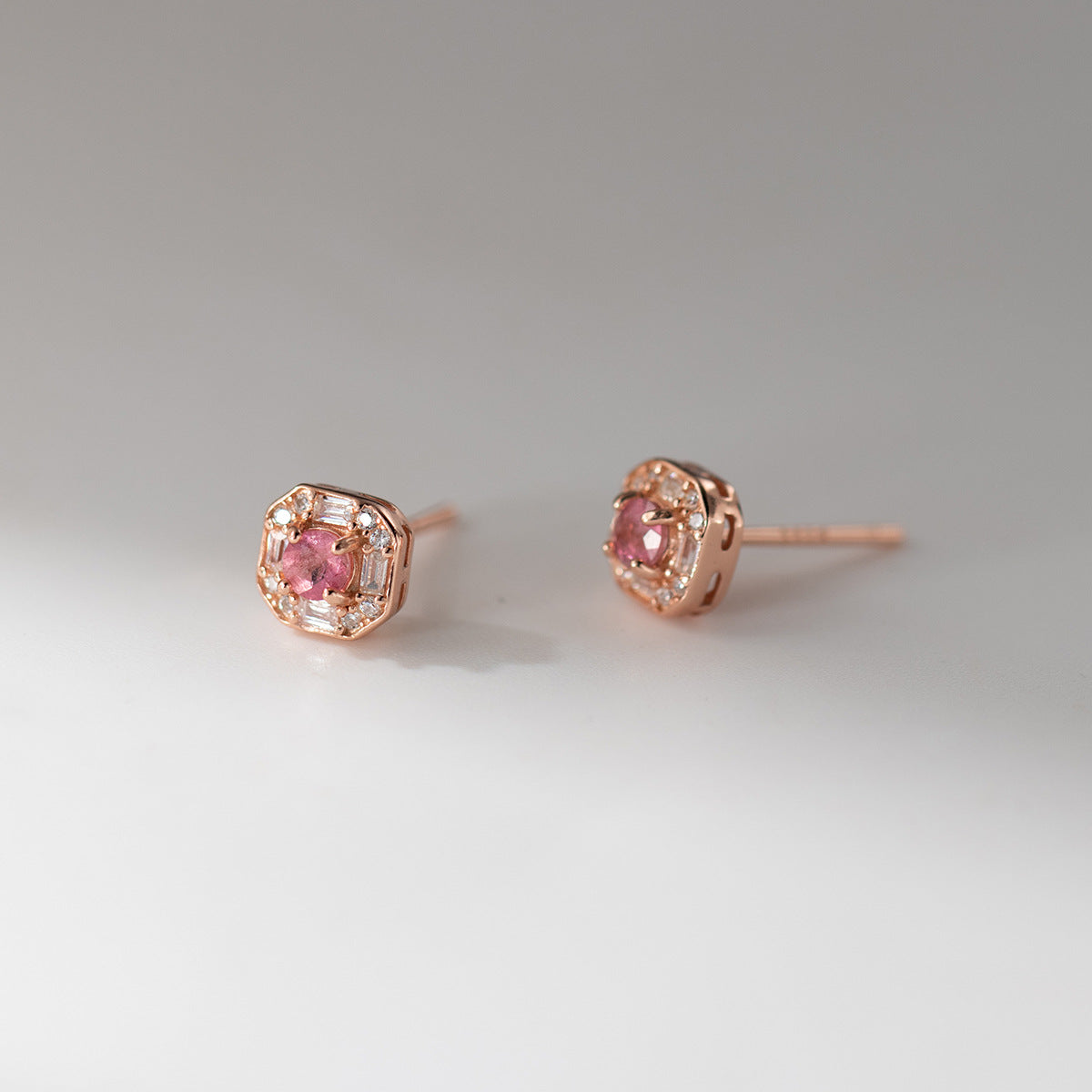 Rosa Rahmen – kleine Ohrstecker