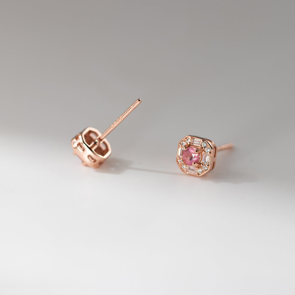 Rosa Rahmen – kleine Ohrstecker