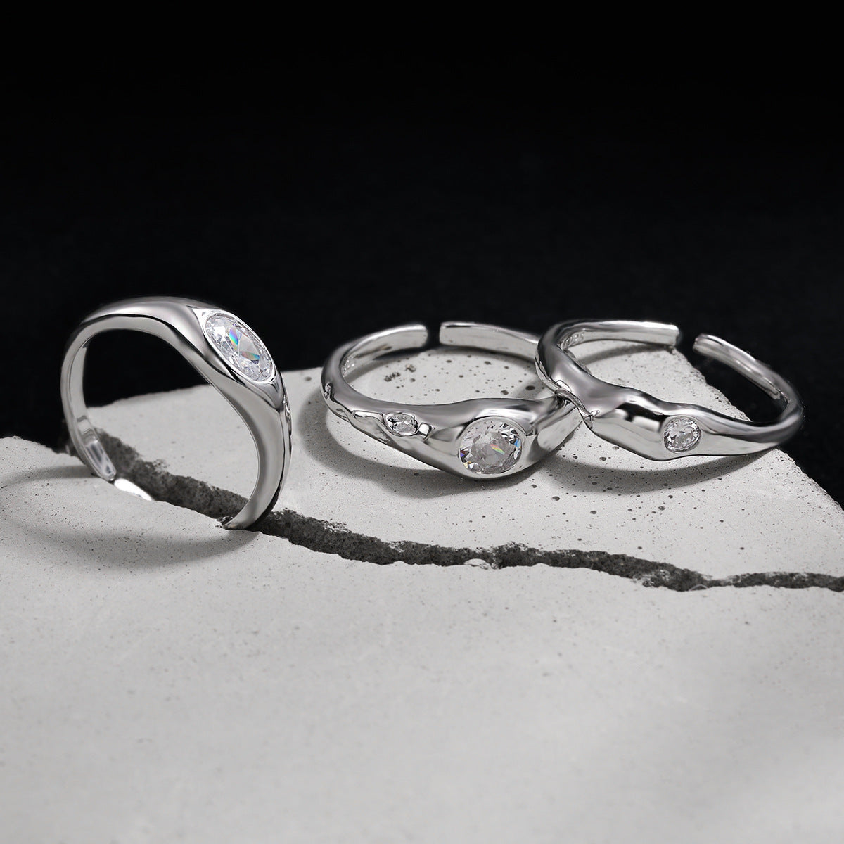 Steinwelle – offener Ring mit Zirkonia