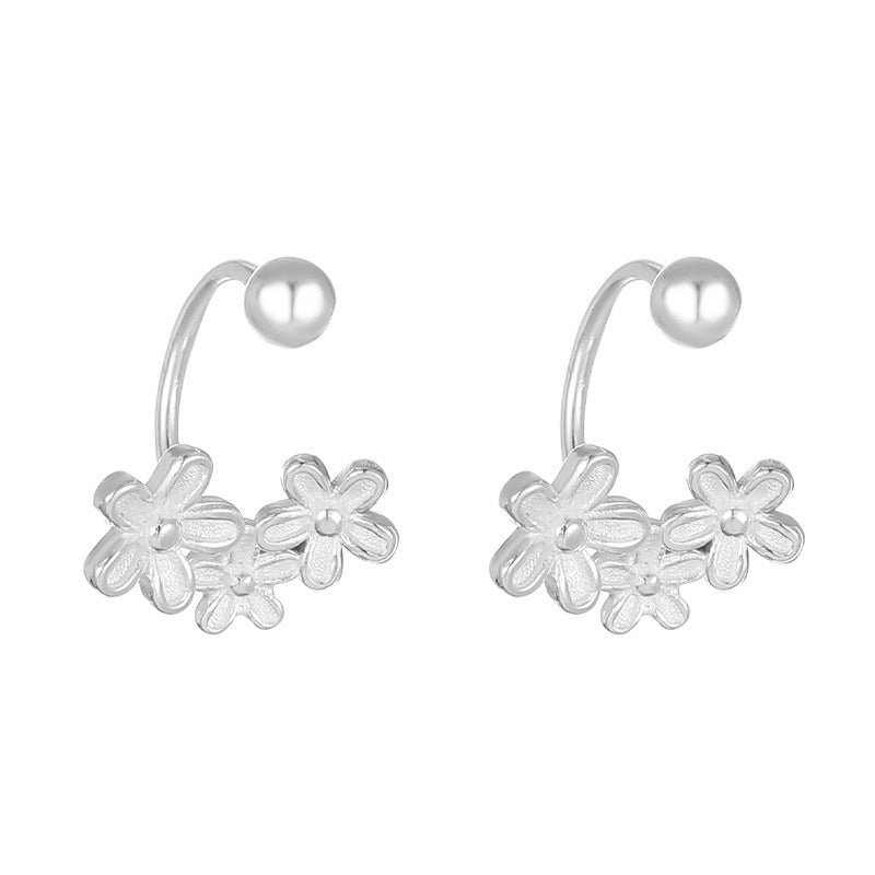 Dreiblüte – Ohrschmuck aus Feinsilber
