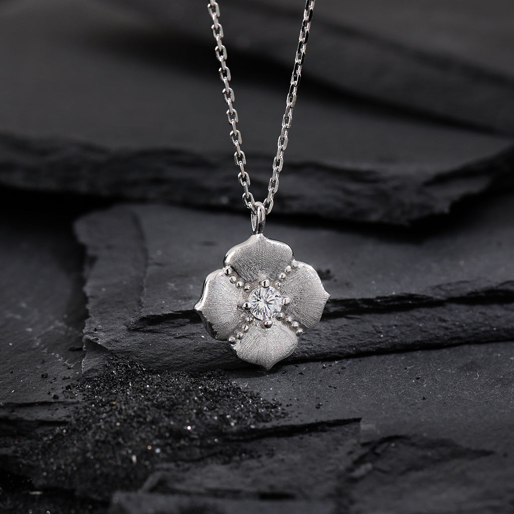Flora – Silberkette mit Zirkoniablüte
