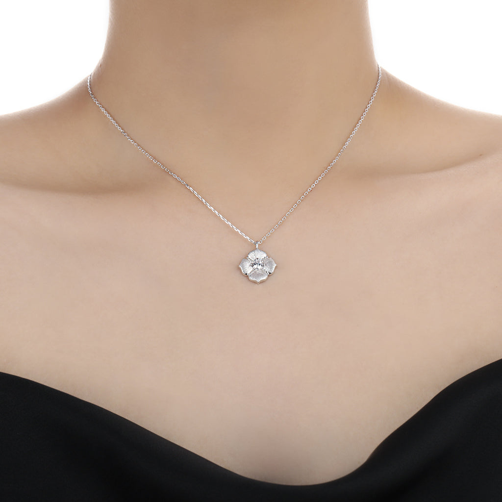 Flora – Silberkette mit Zirkoniablüte