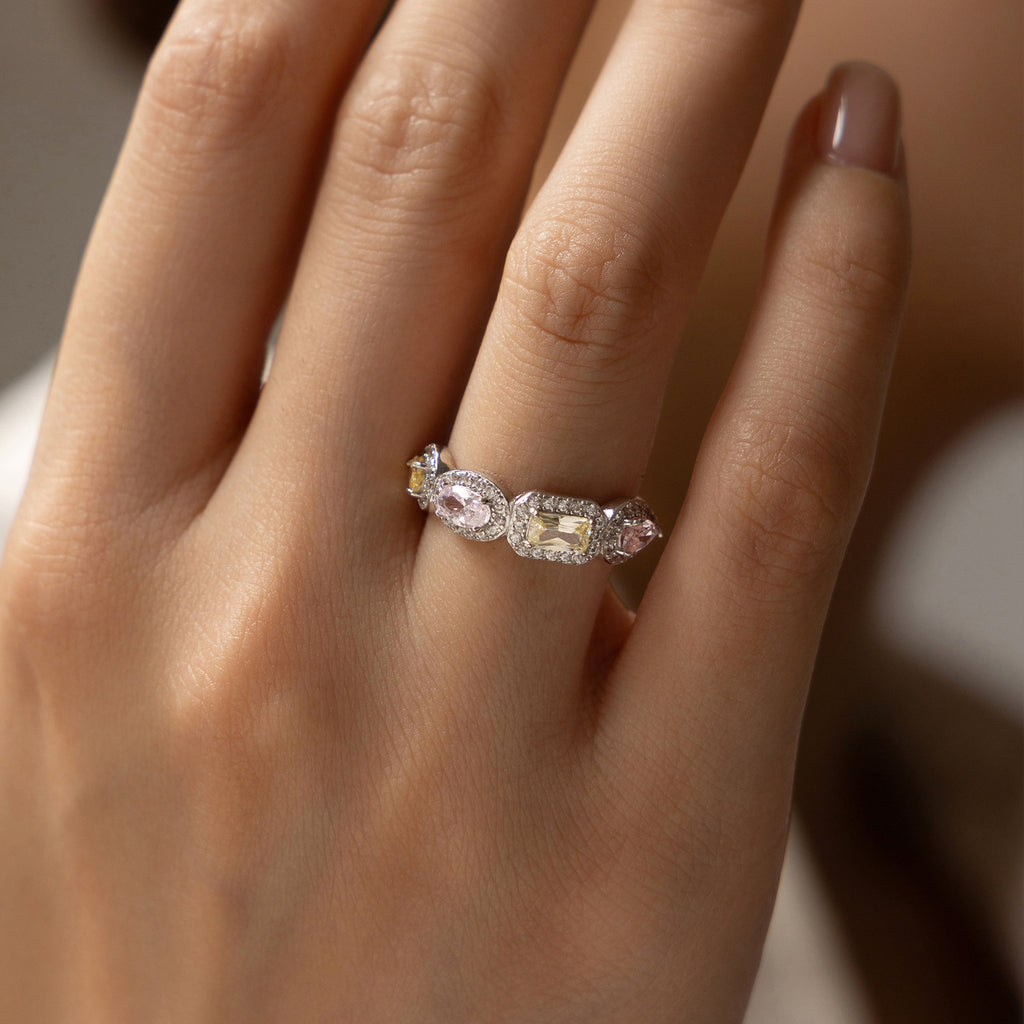 Farbwechsel – Ring mit Zirkonia
