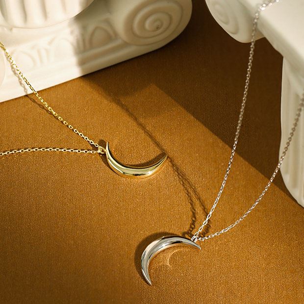 Selene – Halbmondkette
